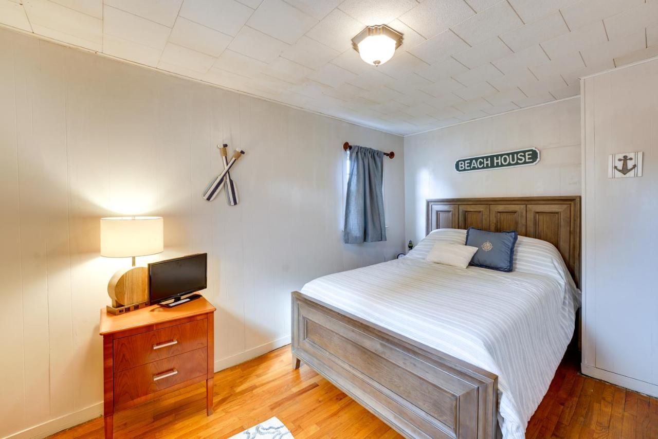 Ludington Vacation Rental - Walk To Lake Michigan! Exterior photo