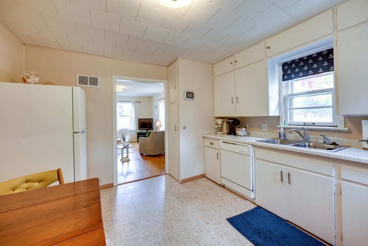 Ludington Vacation Rental - Walk To Lake Michigan! Exterior photo
