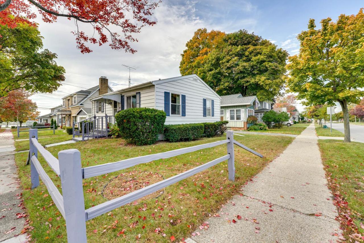 Ludington Vacation Rental - Walk To Lake Michigan! Exterior photo