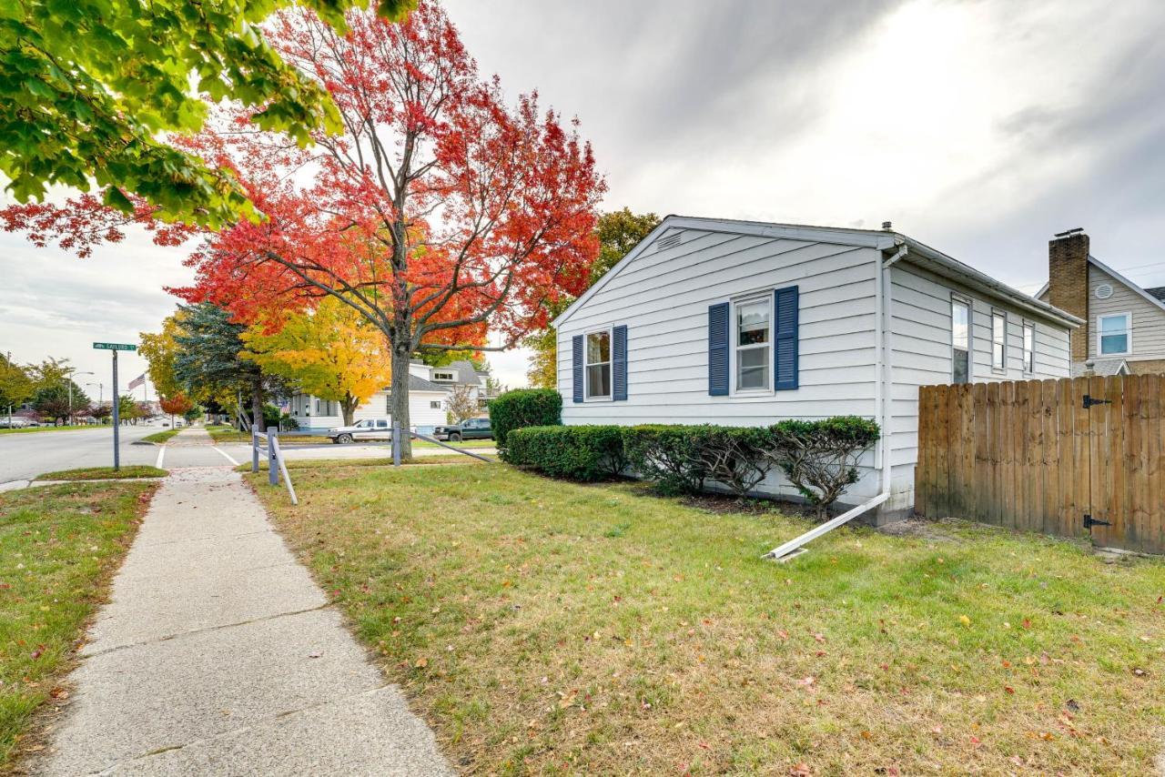 Ludington Vacation Rental - Walk To Lake Michigan! Exterior photo
